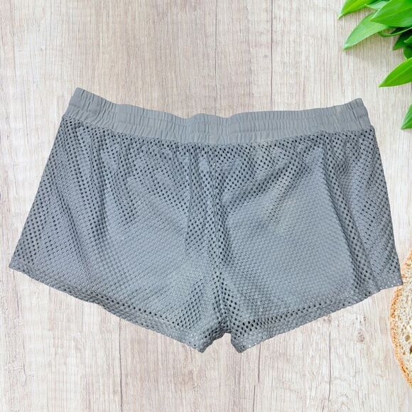 Fabletics Womens Bristol Shorts Size XXL Mesh Lined Athletic Sporty Gym Running - Picture 3 of 8